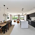 Feriehus House Bijazici 2117 Štokovci