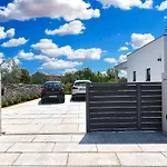 Feriehus House Bijazici 2117 Štokovci