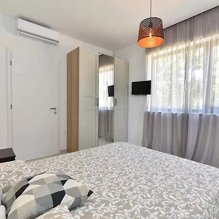Holiday home House Bijazici 2117 *